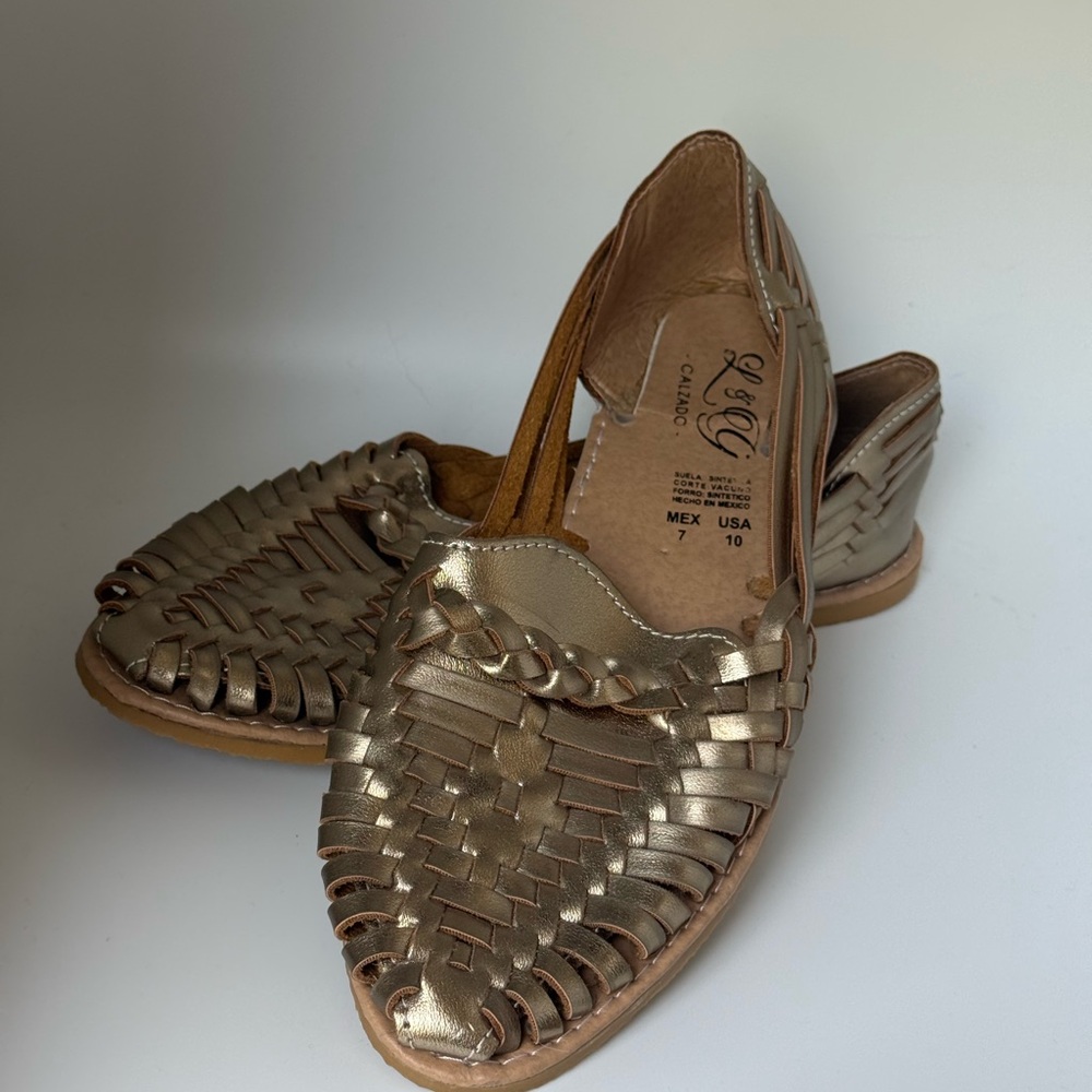 Women's Metallic Gold Woven Huarache Flats - Picture 2 of 6